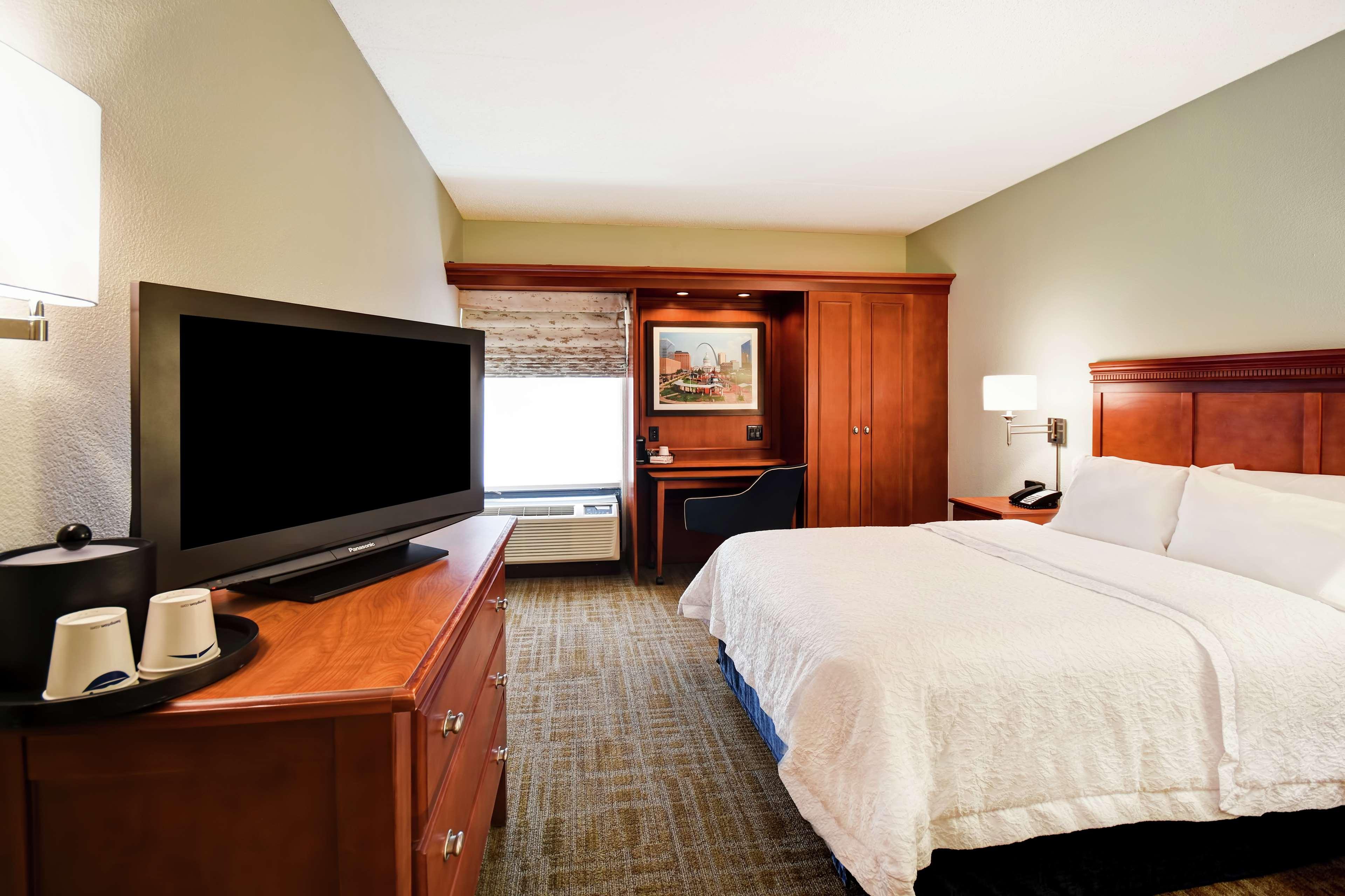 Hampton Inn St. Louis - Westport Maryland Heights Eksteriør billede
