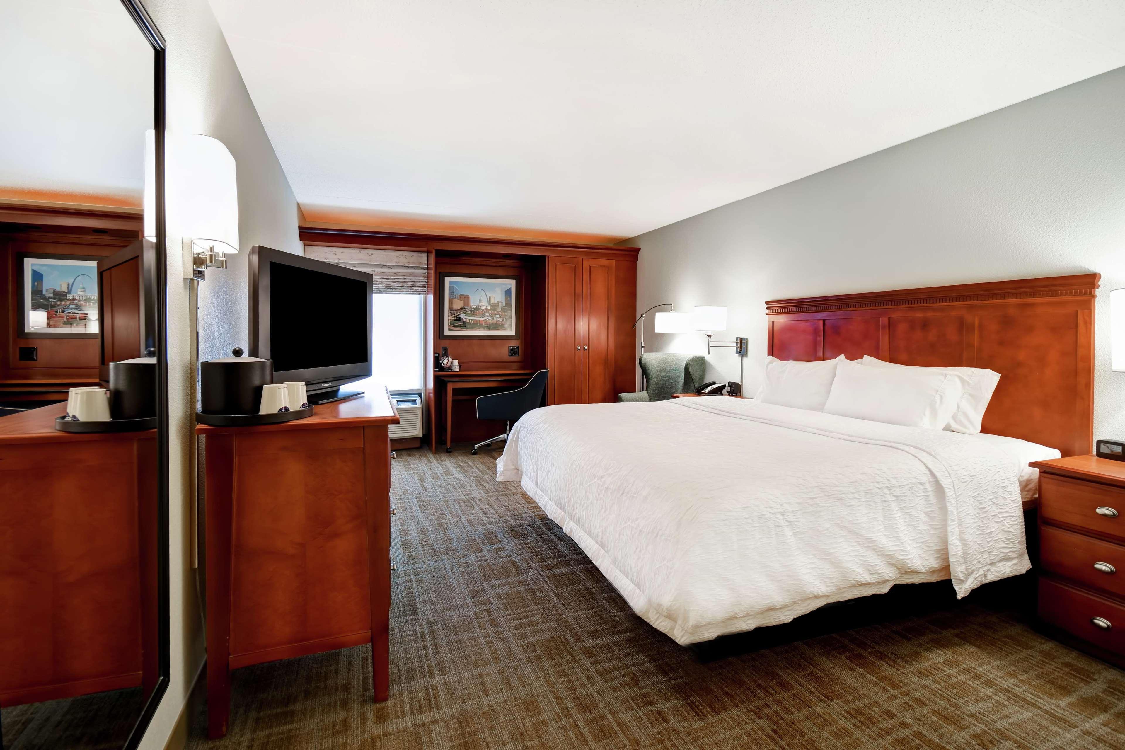 Hampton Inn St. Louis - Westport Maryland Heights Eksteriør billede